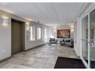 Photo #3: 24596045 Listing