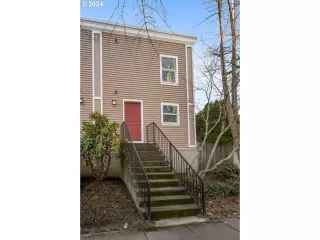 Photo #2: 24596219 Listing