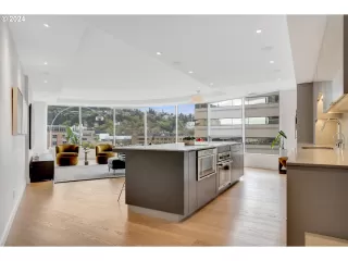 Photo #3: 24596967 Listing