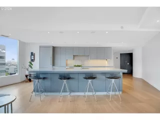 Photo #6: 24596967 Listing