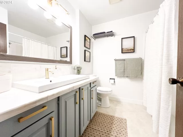 MLS: 24596984 Condo For Sale