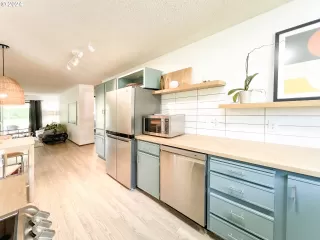 Photo #6: 24596984 Listing 