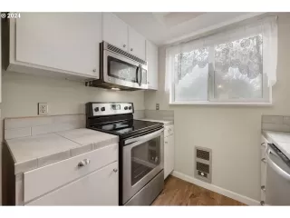 Photo #1: 24597478 Listing 