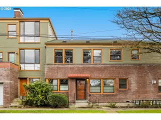 Photo #2: 24598051 Listing 
