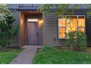 Photo #2: 24598223 Listing