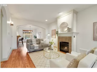 Photo #5: 24598223 Listing