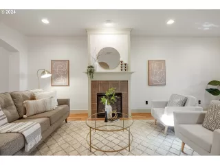 Photo #6: 24598223 Listing