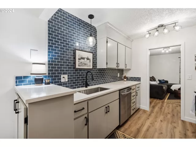 MLS: 24598842 Condo For Sale