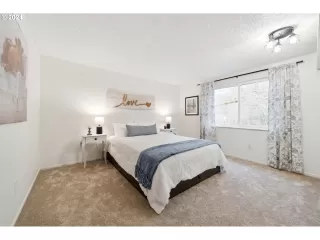 Photo #6: 24598842 Listing