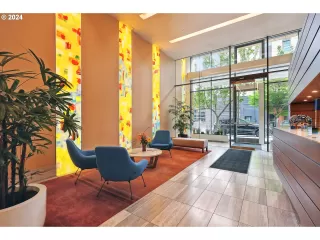 Photo #1: 24599154 Listing