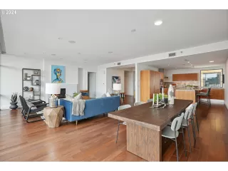 Photo #6: 24599154 Listing