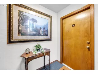 Photo #3: 24599437 Listing