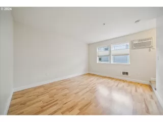 Photo #4: 24599980 Listing 