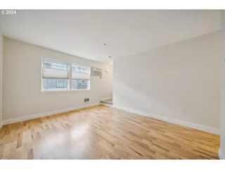 Photo #5: 24599980 Listing 