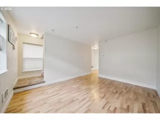 Photo #6: 24599980 Listing 