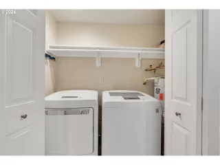 Photo #4: 24602086 Listing