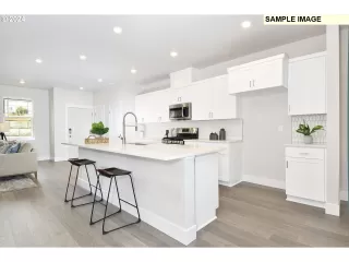 Photo #6: 24602317 Listing