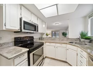 Photo #4: 24602341 Listing 