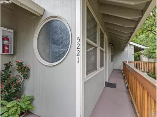 Photo #3: 24602946 Listing