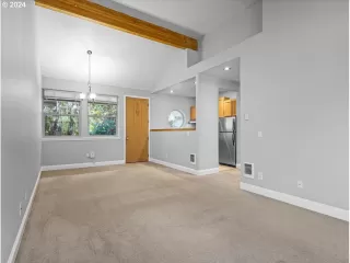 Photo #5: 24602946 Listing