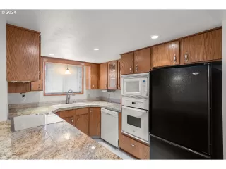 Photo #4: 24604120 Listing 