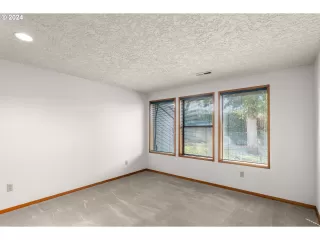 Photo #5: 24604120 Listing 