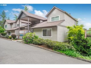 Photo #3: 24605287 Listing