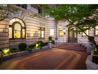 Photo #1: 24605595 Listing 