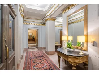 Photo #2: 24605595 Listing 