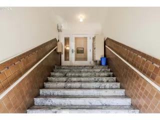 Photo #2: 24605893 Listing 