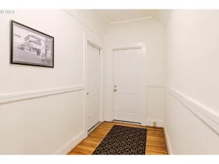 Photo #3: 24605893 Listing 