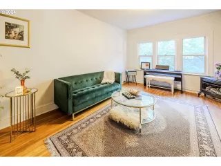 Photo #6: 24605893 Listing 