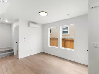 Photo #4: 24606301 Listing 