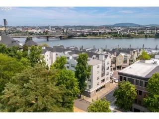 Photo #1: 24606885 Listing