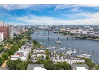 Photo #4: 24606885 Listing