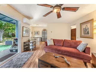 Photo #6: 24607159 Listing 