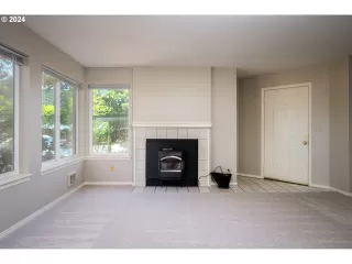 Photo #1: 24608199 Listing