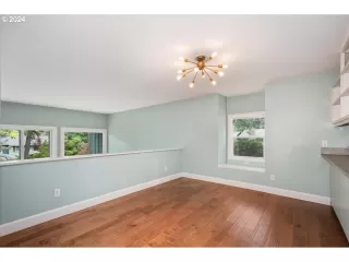 Photo #6: 24608799 Listing