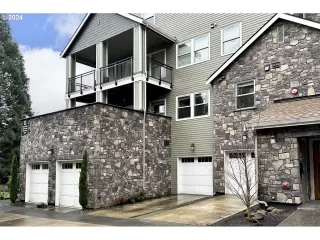 Photo #1: 24608898 Listing