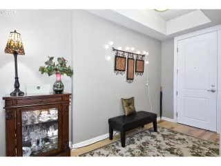 Photo #4: 24608898 Listing