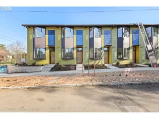 Photo #1: 24609103 Listing