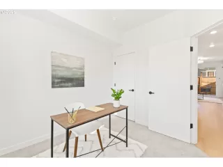 Photo #6: 24609103 Listing