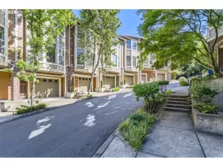 Photo #2: 24609433 Listing