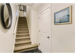 Photo #4: 24609433 Listing