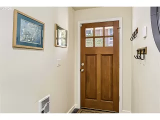 Photo #5: 24609433 Listing