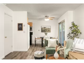 Photo #2: 24611467 Listing