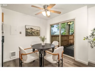 Photo #5: 24611467 Listing