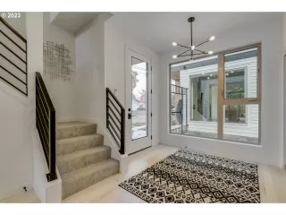 Photo #4: 24611945 Listing