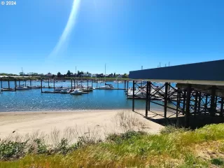 Photo #5: 24612010 Listing 