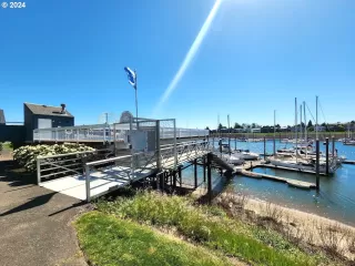 Photo #6: 24612010 Listing 